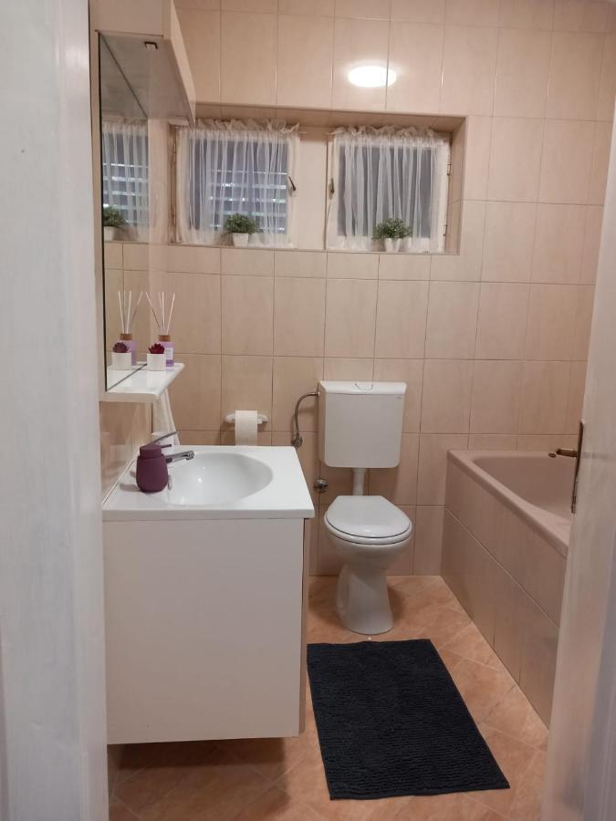 Apartment Dora-100M From The Central Beach Makarska Exterior foto